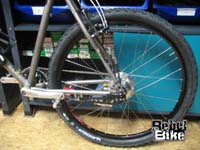 detail zadn�ho kola s n�bojem Rohloff SpeedHub 500/14 CC