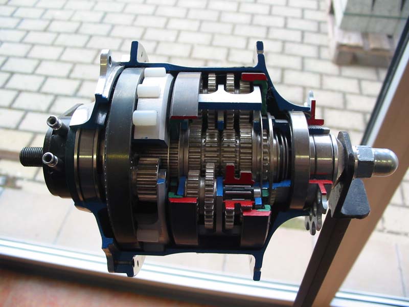 kliknut�m zav�ete okno