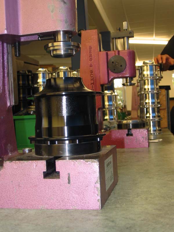 kliknut�m zav�ete okno