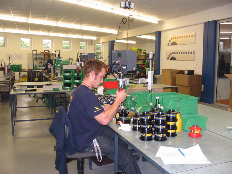 kliknut�m zav�ete okno