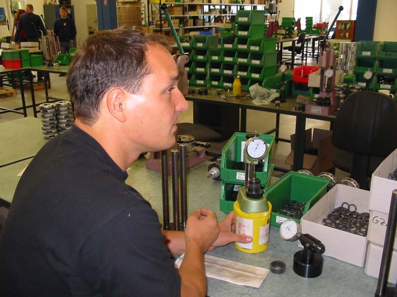 kliknut�m zav�ete okno