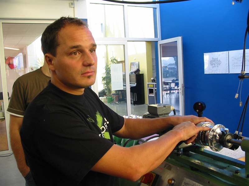 kliknut�m zav�ete okno