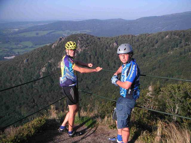 kliknut�m zav�ete okno