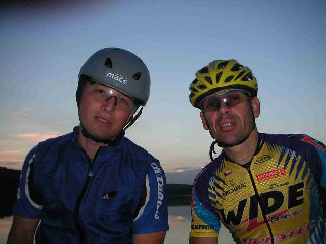 kliknut�m zav�ete okno