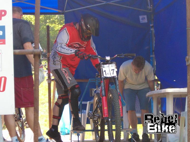 kliknut�m zav�ete okno