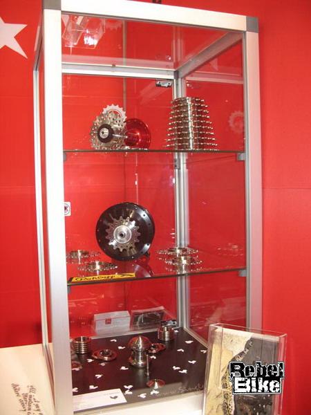 kliknut�m zav�ete okno