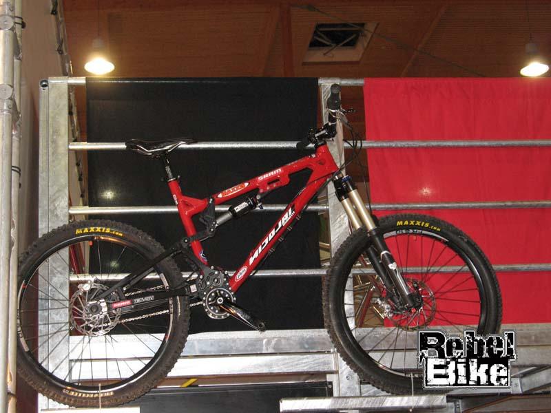 kliknut�m zav�ete okno