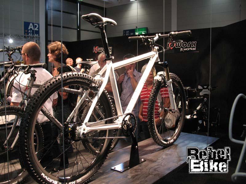 kliknut�m zav�ete okno