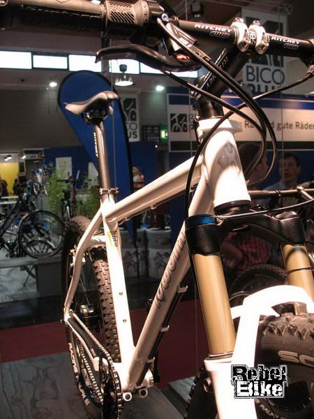 kliknut�m zav�ete okno