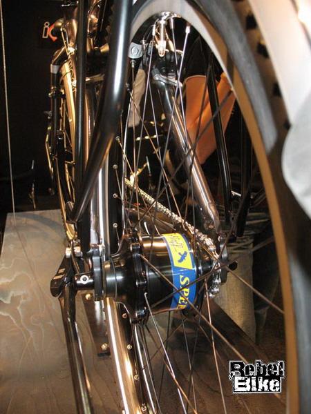 kliknut�m zav�ete okno