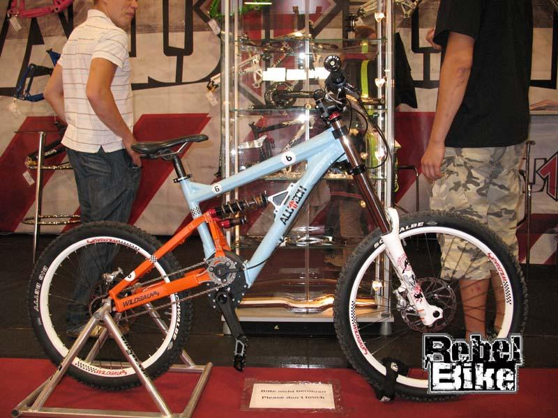 kliknut�m zav�ete okno