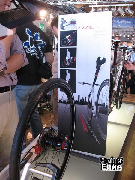 kliknut�m zav�ete okno