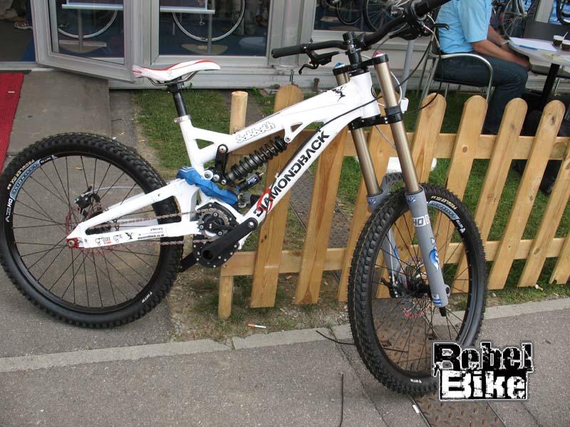 kliknut�m zav�ete okno