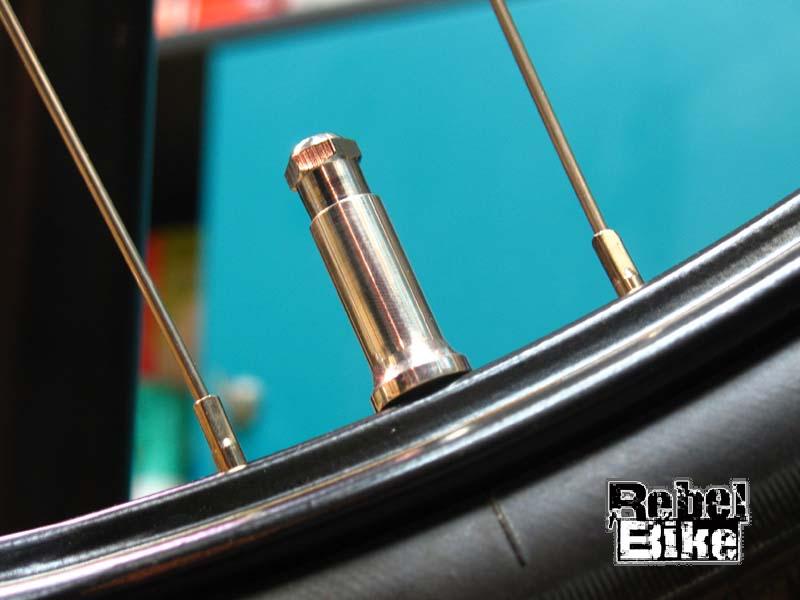 kliknut�m zav�ete okno