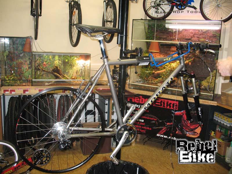 kliknut�m zav�ete okno