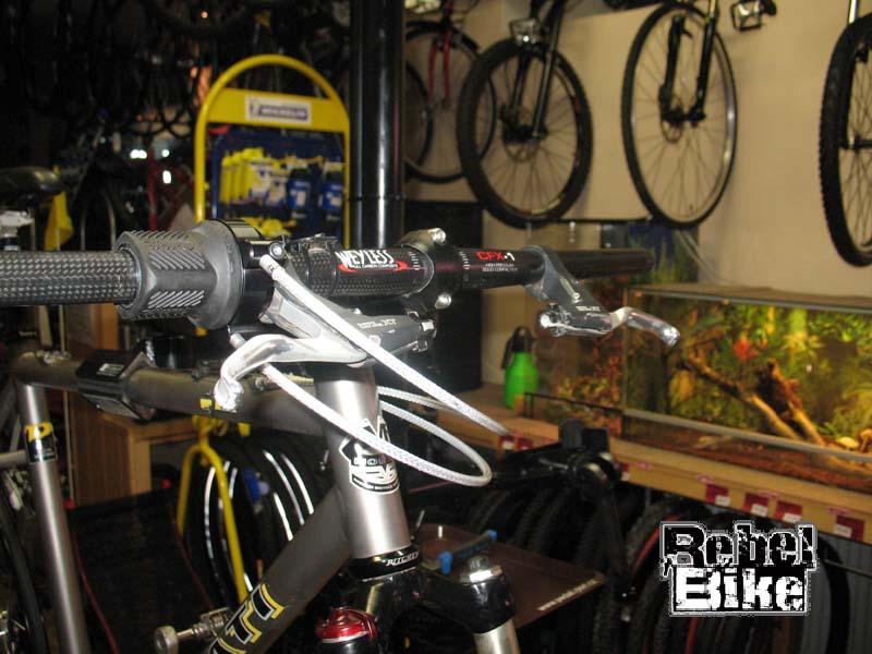 kliknut�m zav�ete okno