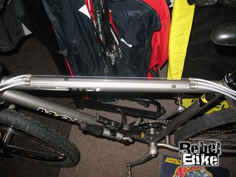 kliknut�m zav�ete okno