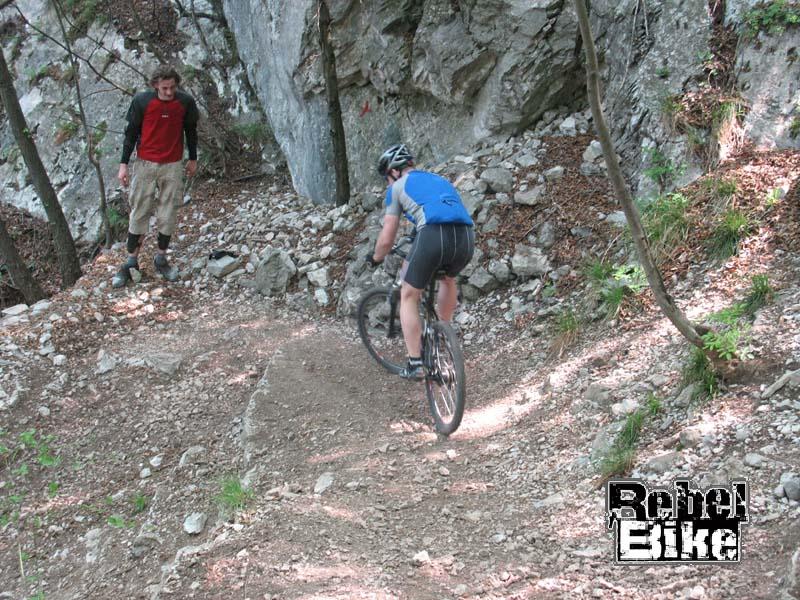 kliknut�m zav�ete okno