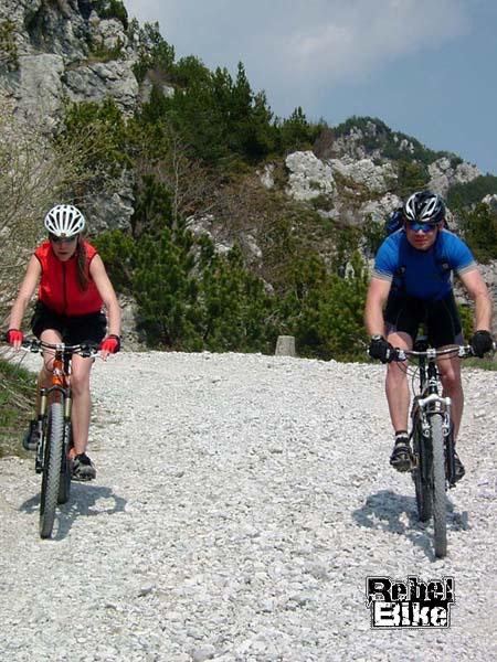 kliknut�m zav�ete okno