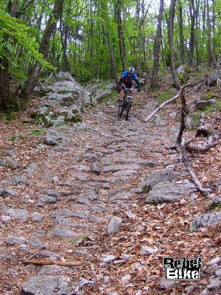 kliknut�m zav�ete okno