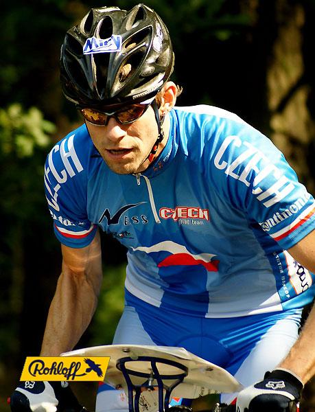 kliknut�m zav�ete okno