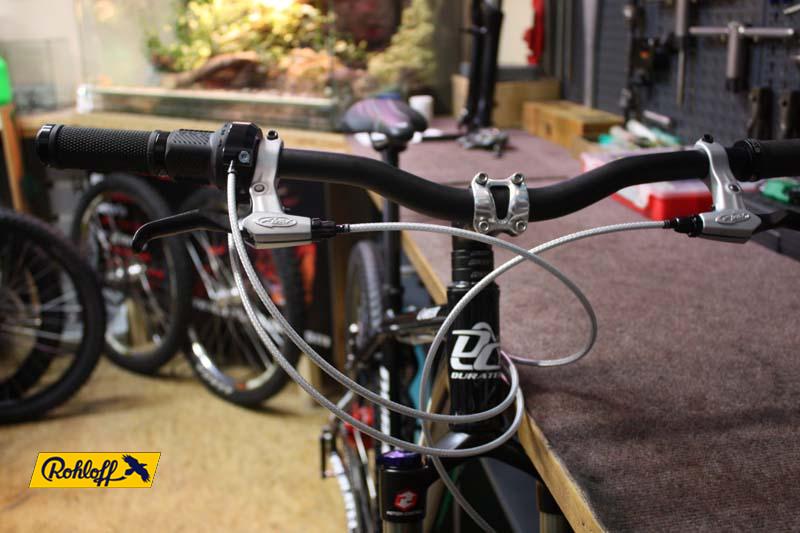 kliknut�m zav�ete okno