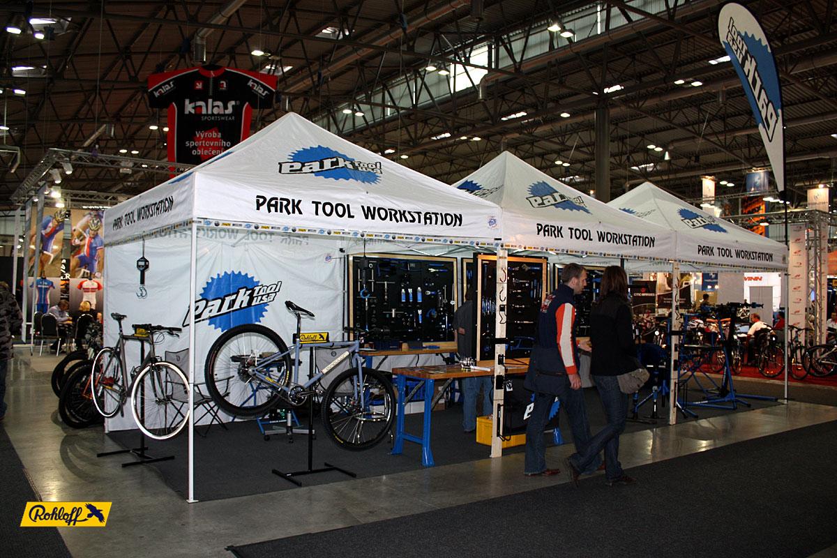 kliknut�m zav�ete okno