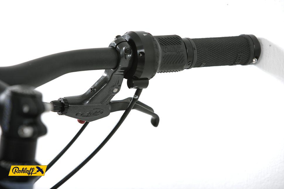 kliknut�m zav�ete okno